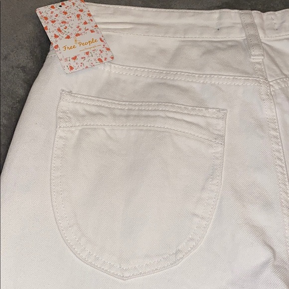 Free People | white flare jeans | Sz 10/30 - Picture 12 of 16